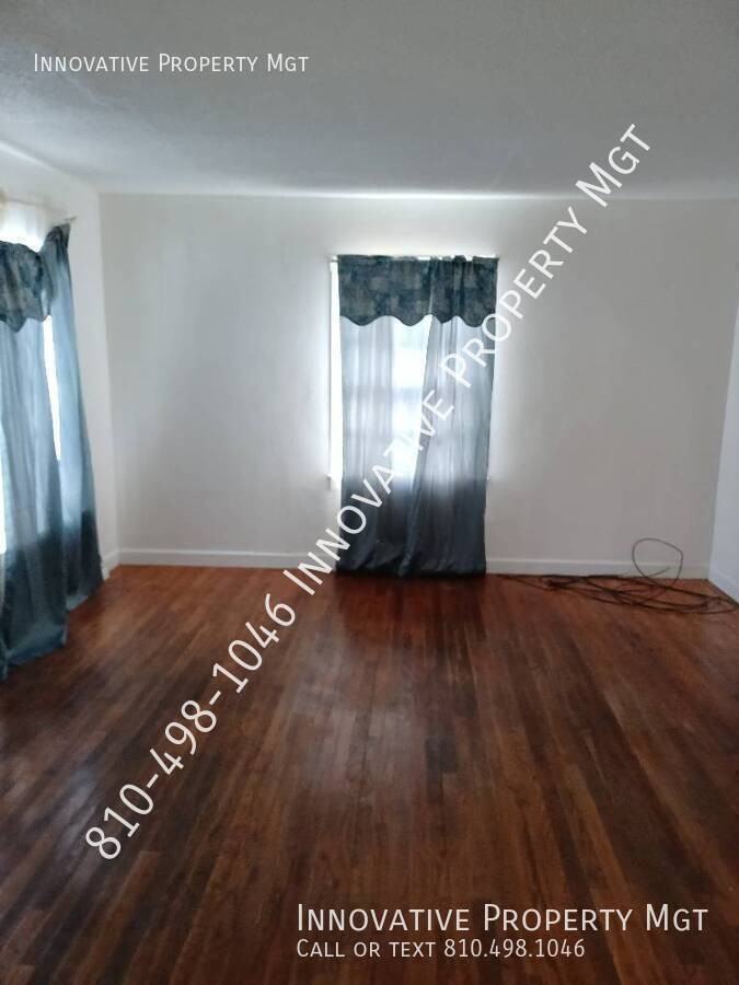 5105 Bray Rd - Photo 3 of 45