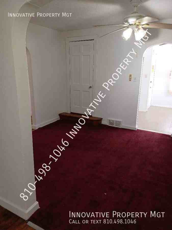 5105 Bray Rd - Photo 7 of 45