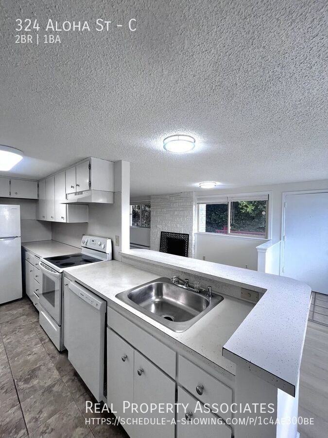 324 Aloha St #C - Photo 5 of 12