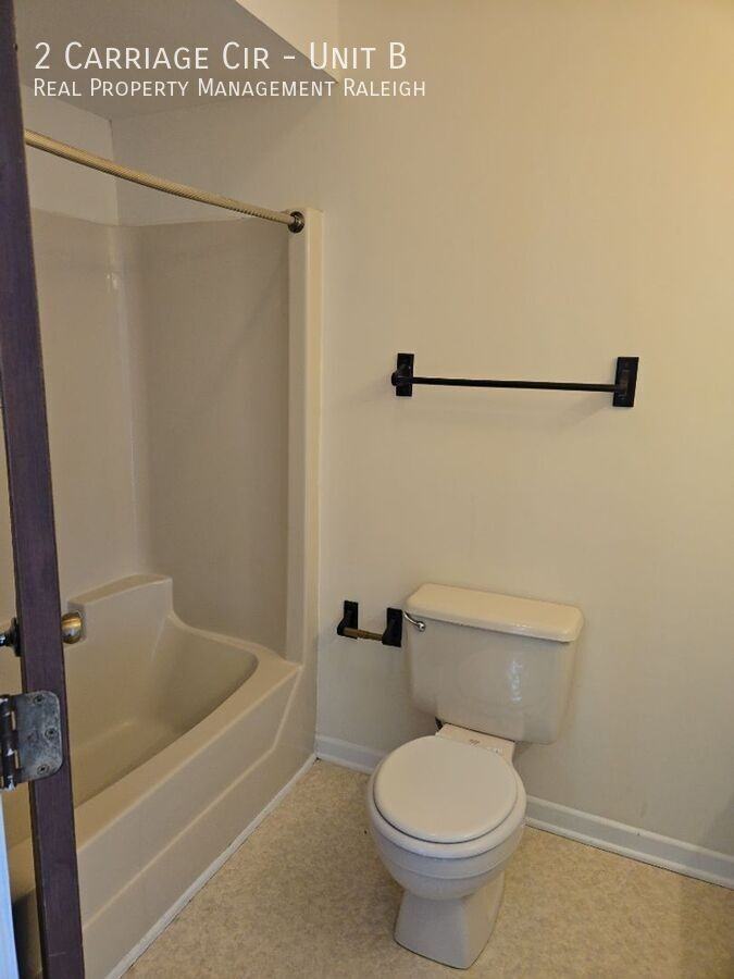 2 Carriage Cir #B - Photo 7 of 11