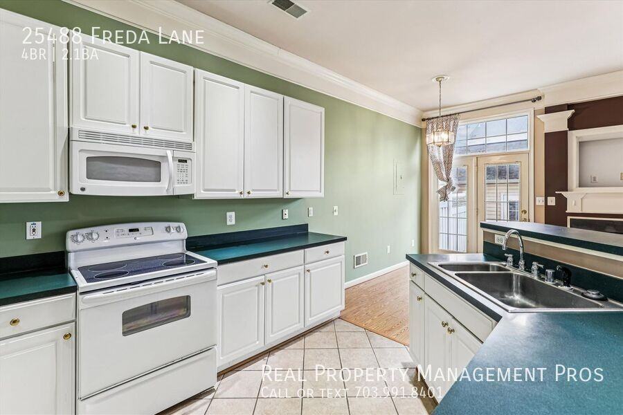 25488 Freda Ln - Photo 6 of 50