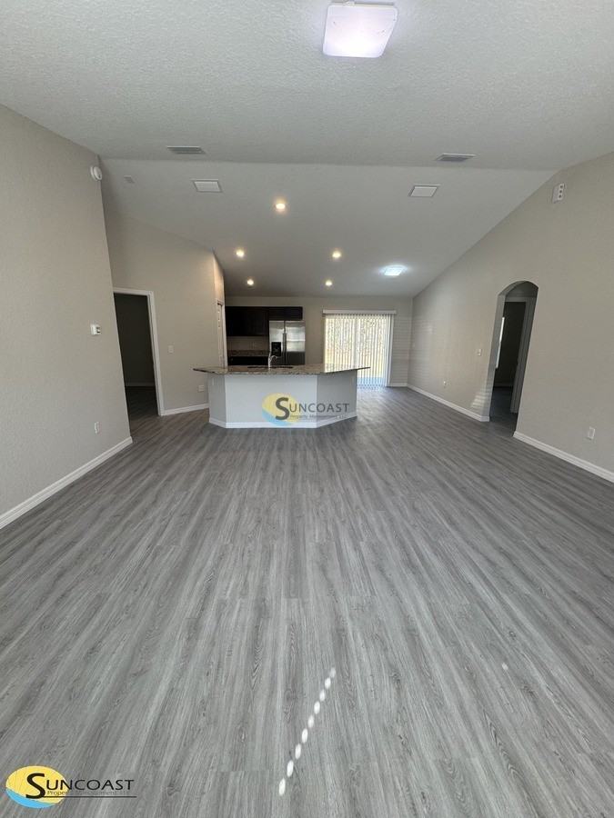 10 Spruce Pl - Photo 4 of 14