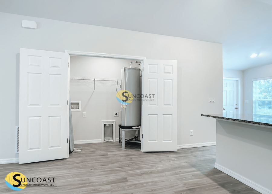 812 Spruce St - Photo 6 of 25