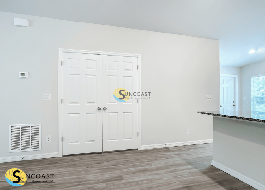 812 Spruce St - Photo 7 of 25