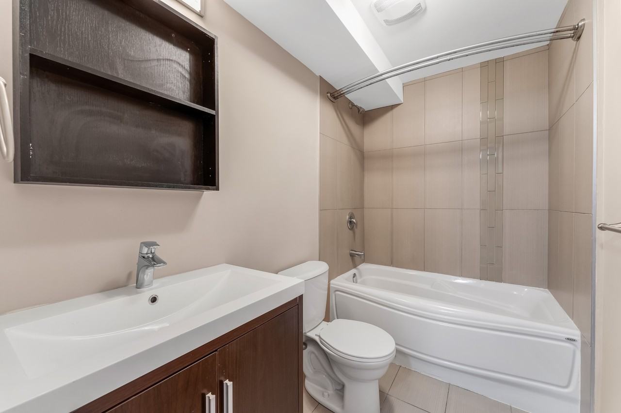 355 Gilmour Street - Photo 5 of 7