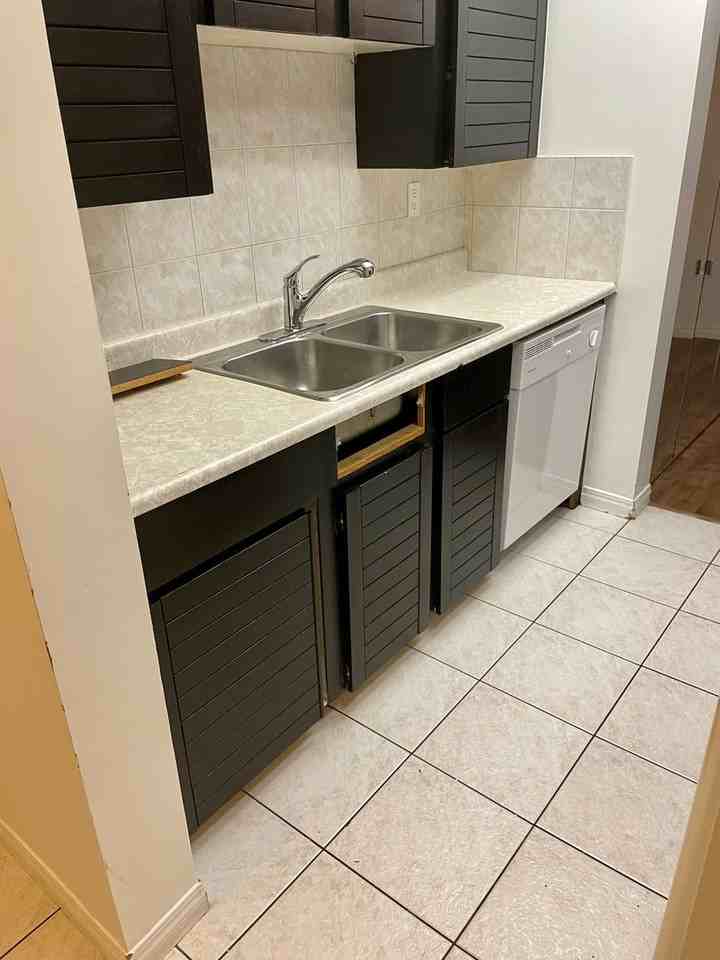 107 10421 93 Street - Photo 2 of 9