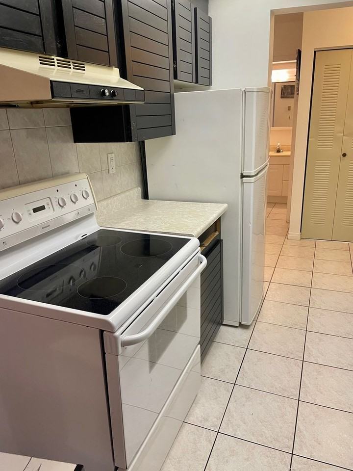 107 10421 93 Street - Photo 6 of 9