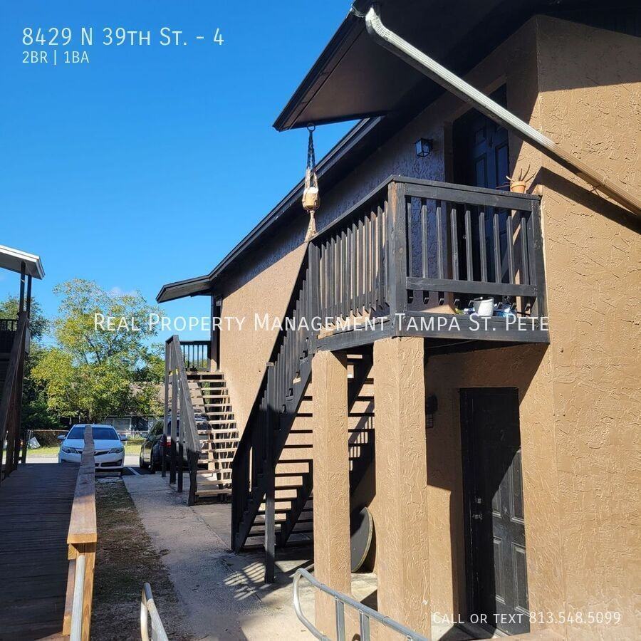 8429 N 39th St #4 - Photo 2 of 20