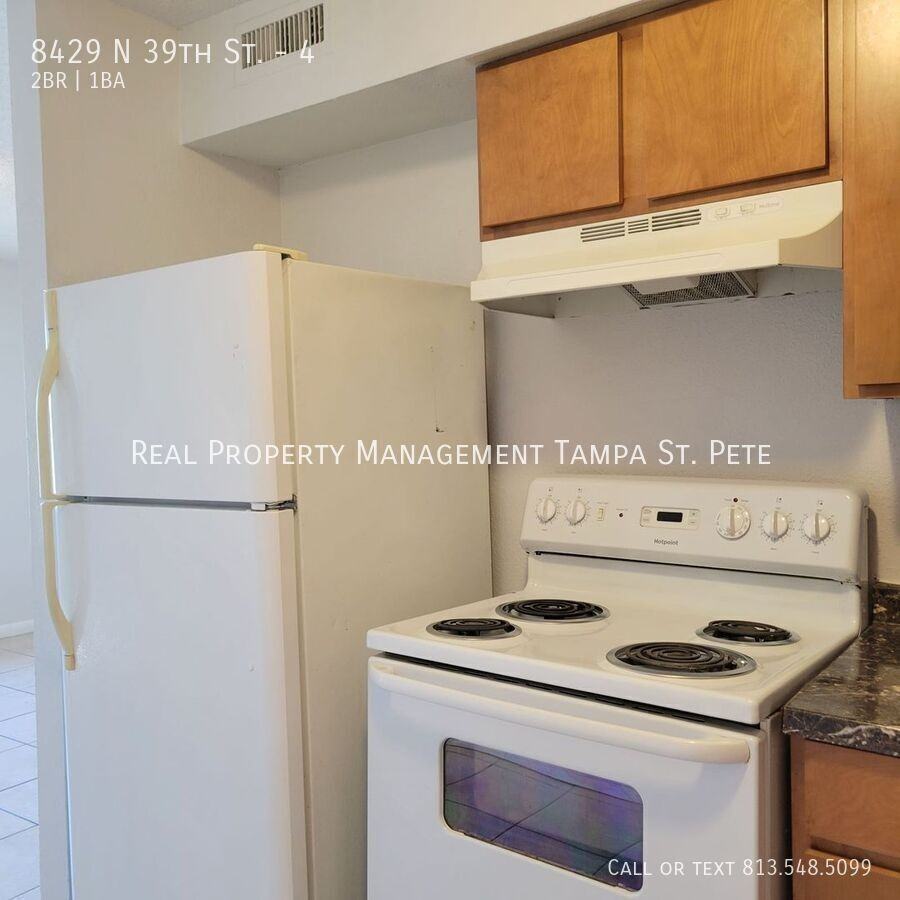 8429 N 39th St #4 - Photo 7 of 20