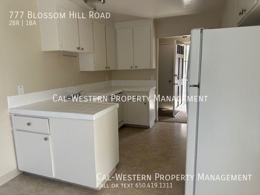 777 Blossom Hill Rd - Photo 4 of 10