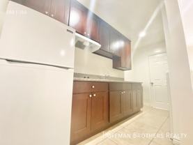 301 N Sycamore Ave #5 - Photo 1 of 1