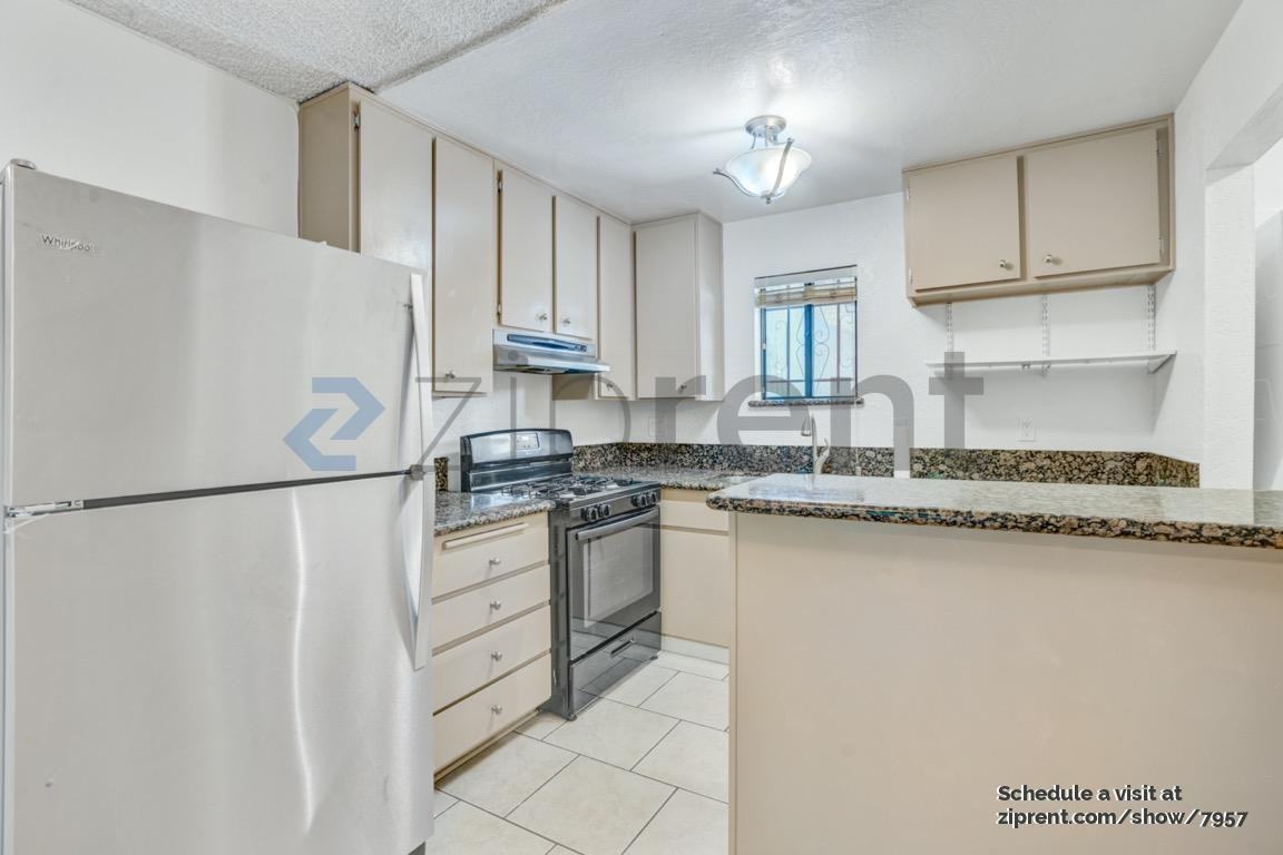 4506 Saugus Ave #5 - Photo 5 of 17