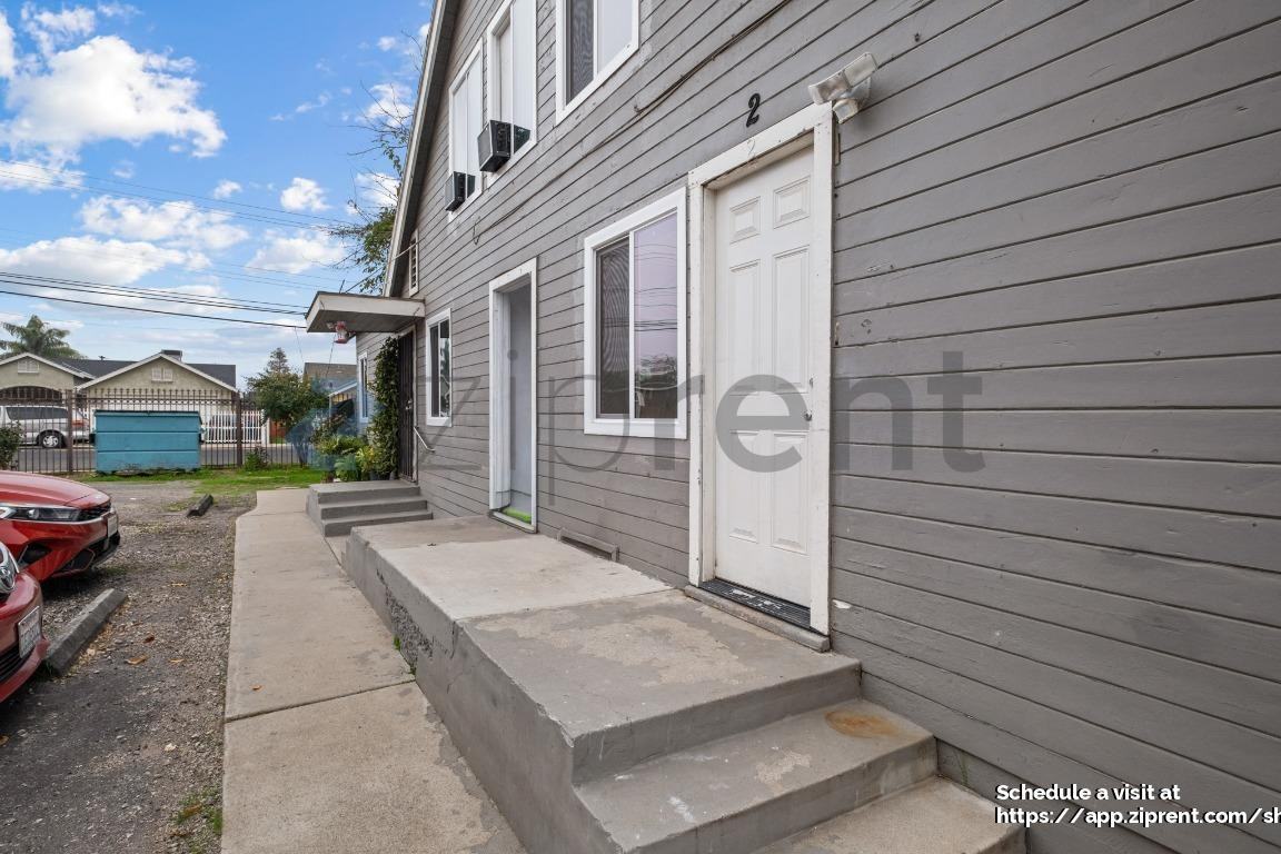 1323 Monterey Ave #2 - Photo 2 of 18