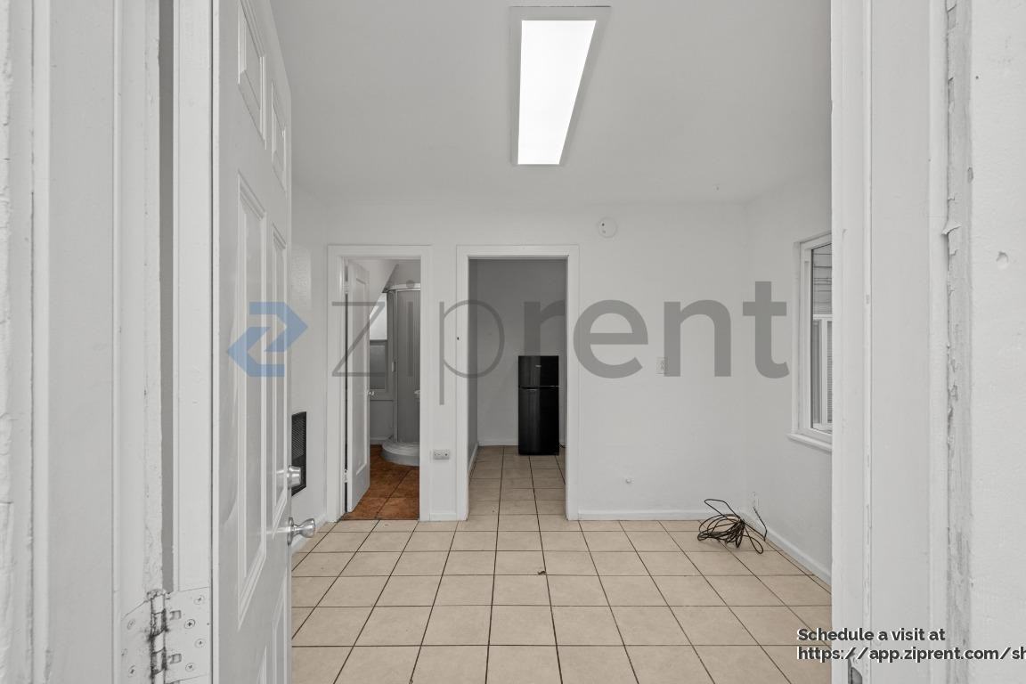 1323 Monterey Ave #2 - Photo 4 of 18