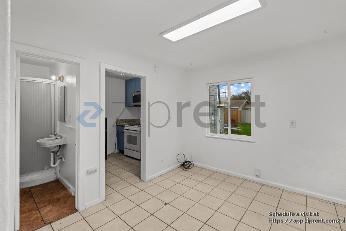 1323 Monterey Ave #2 - Photo 7 of 18