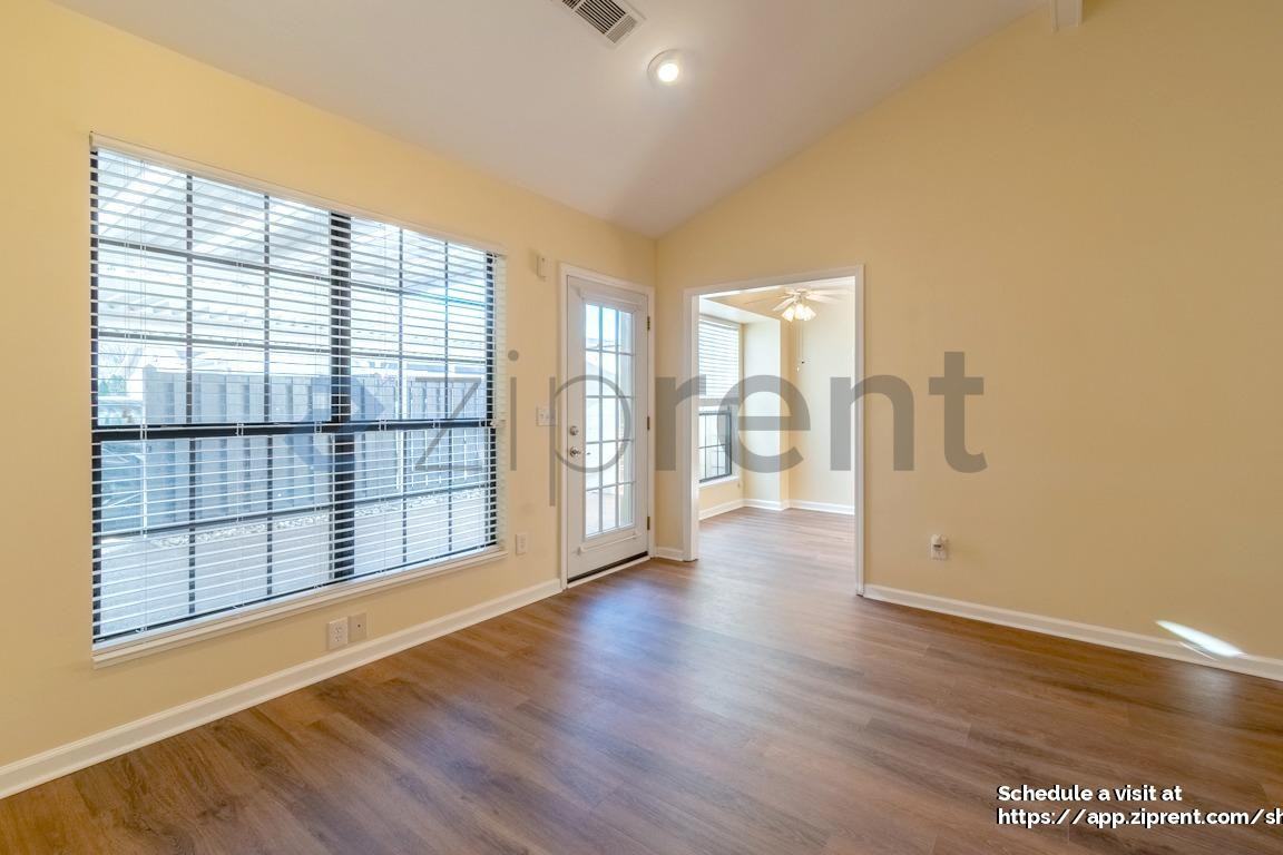 8533 Sawyer Brown Rd - Photo 6 of 30