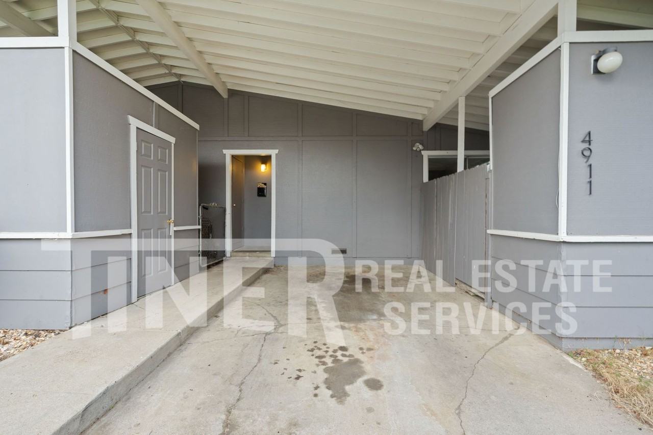 4911 Douvan Ct - Photo 3 of 11