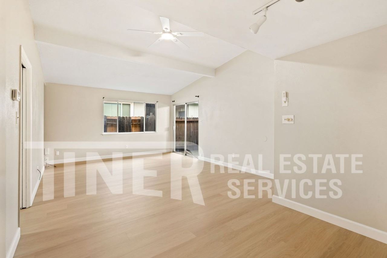 4911 Douvan Ct - Photo 5 of 11