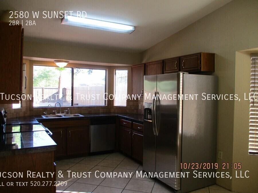 2580 W Sunset Rd - Photo 4 of 10