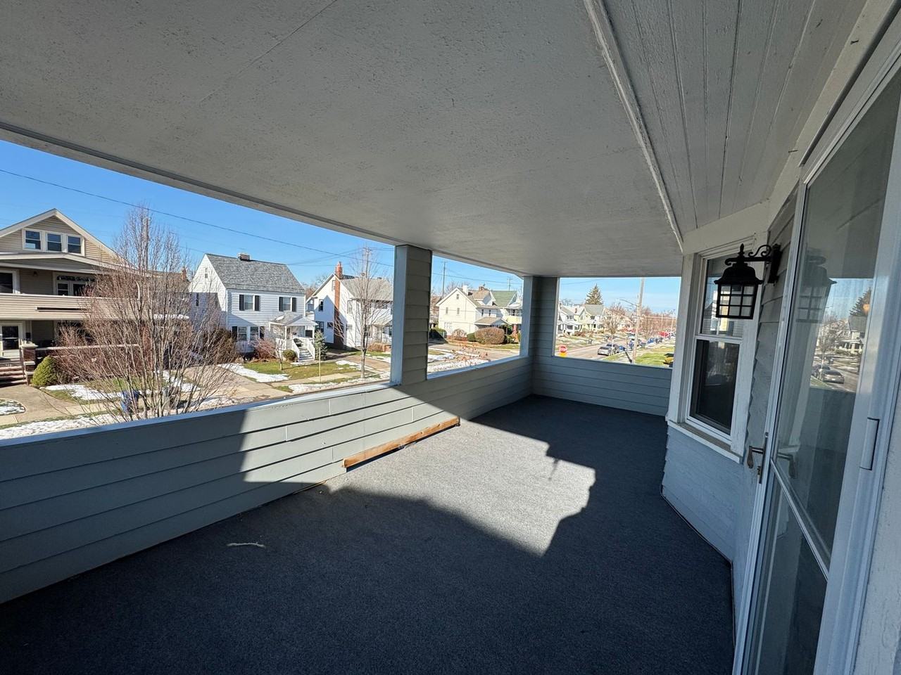 2121 Wyandotte Ave - Photo 3 of 23