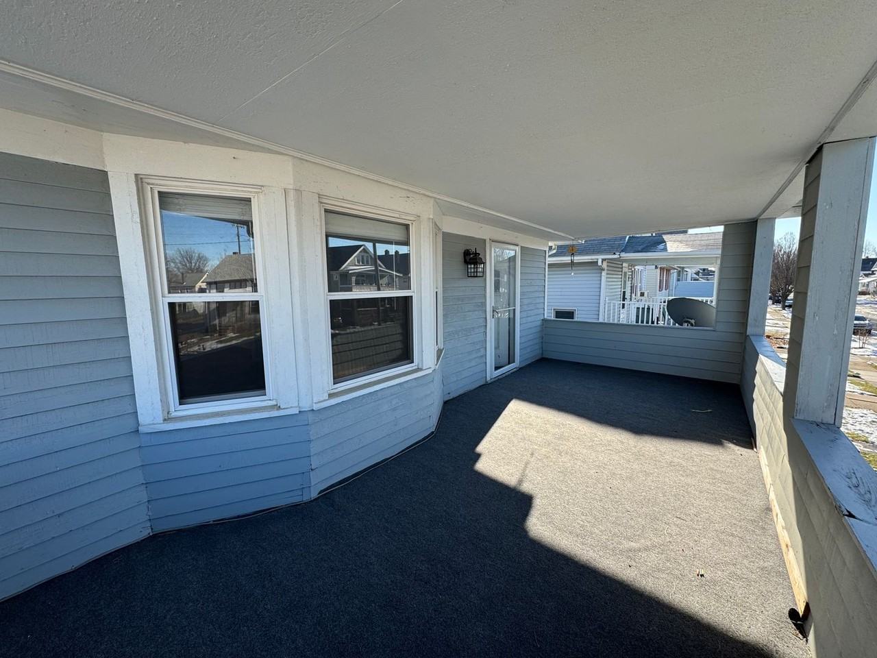 2121 Wyandotte Ave - Photo 4 of 23