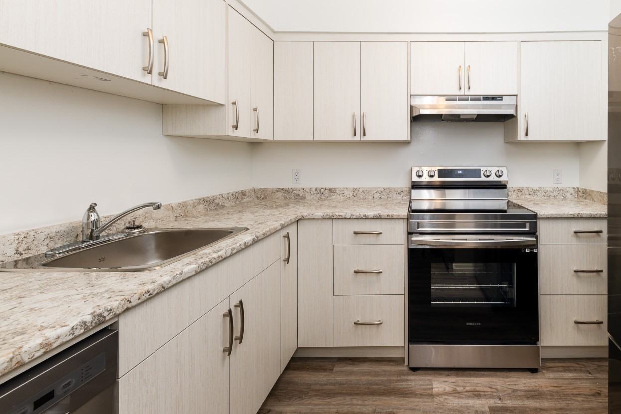 Sir John Franklin Apartments - Photo 3 of 8