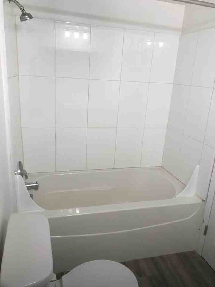 Sir John Franklin Apartments - Photo 6 of 8