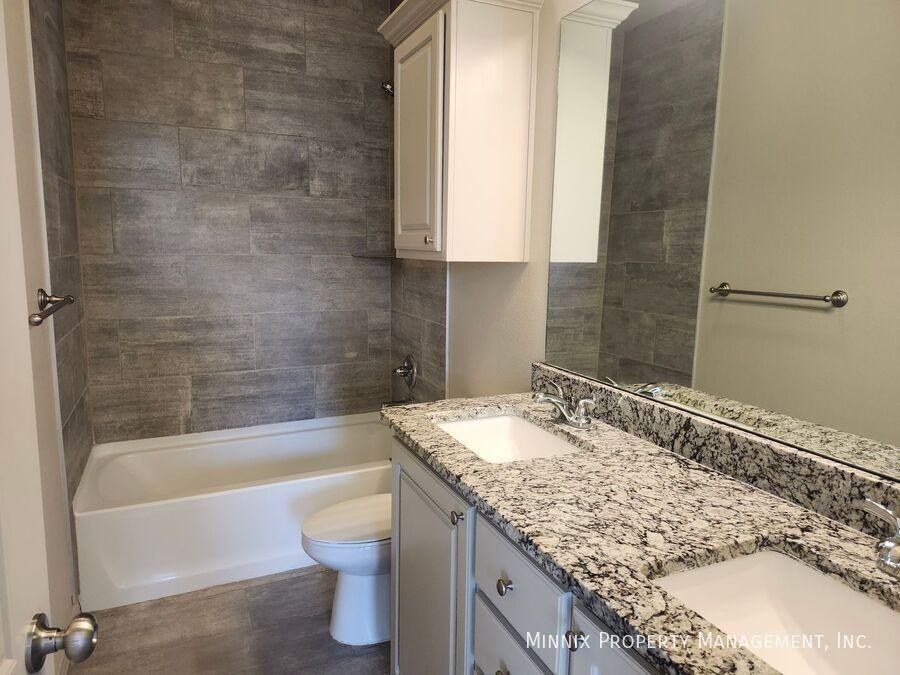 7103 22nd St - Photo 2 of 6