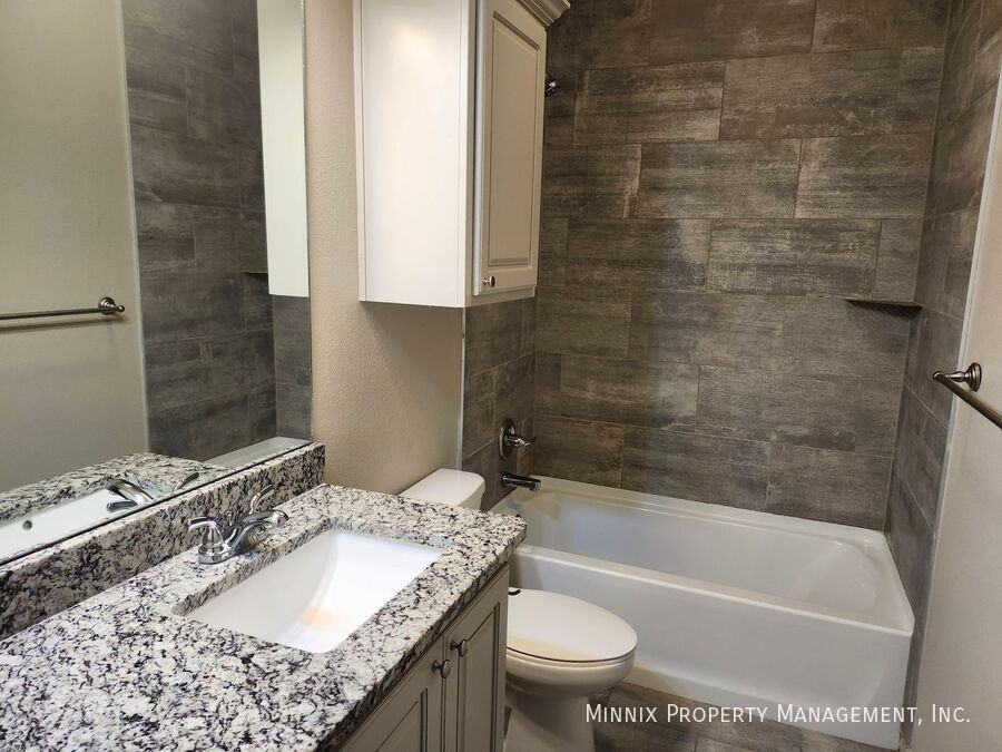 7103 22nd St - Photo 4 of 6