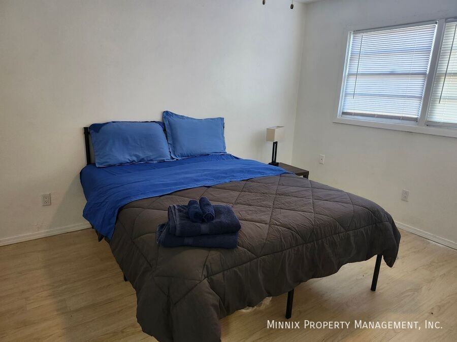 5005 Avenue W #2 - Photo 3 of 6