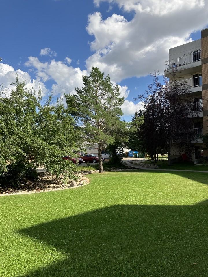 Holyrood Boulevard - Photo 7 of 50