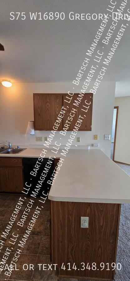 S75W16890 Gregory Dr #G - Photo 4 of 22