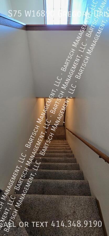 S75W16890 Gregory Dr #G - Photo 6 of 22