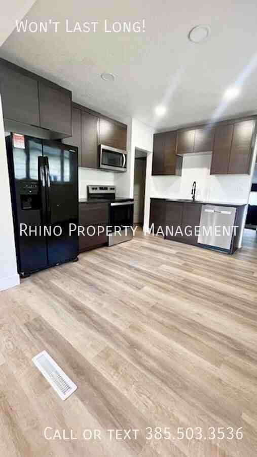 942 W Euclid Ave - Photo 2 of 14