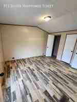 featured image of 911 S Hightower St