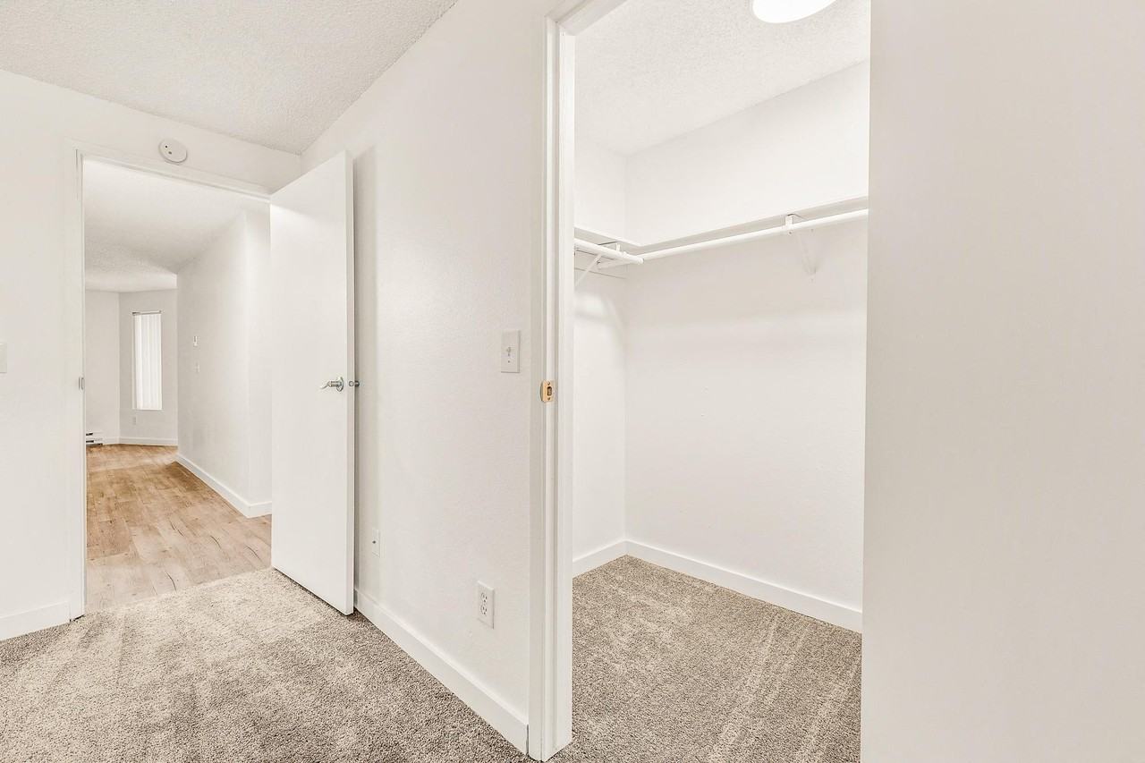 Oak & Iron Flats by Trion Living - Photo 7 of 48