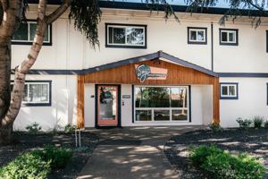 featured image of 1200 Davis St