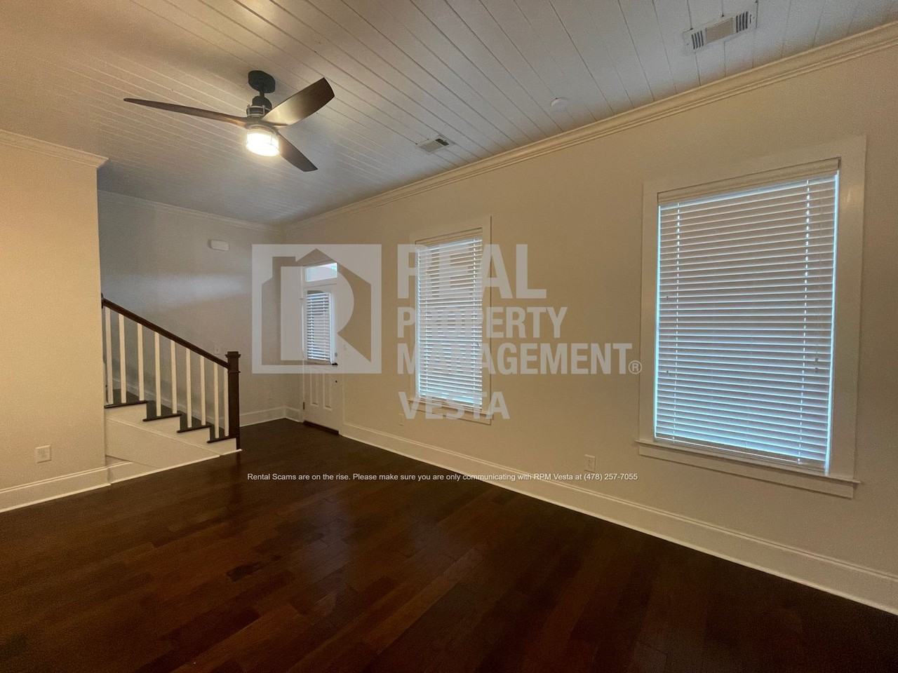 435 New St - Photo 2 of 24