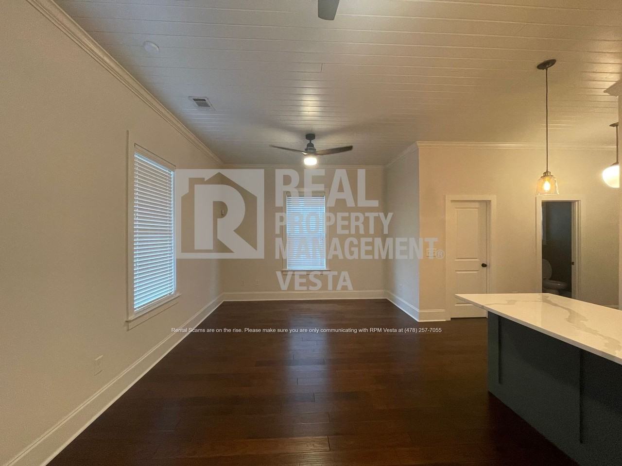 435 New St - Photo 3 of 24