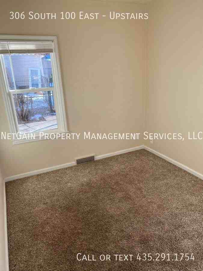 306 S 100 E - Photo 6 of 6