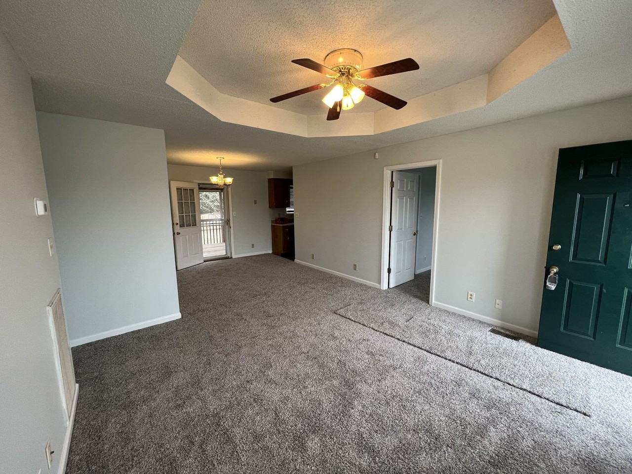 185 Monarch Ln - Photo 2 of 11