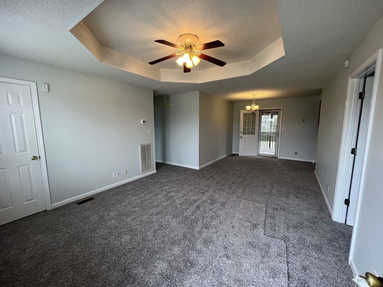 185 Monarch Ln - Photo 3 of 11