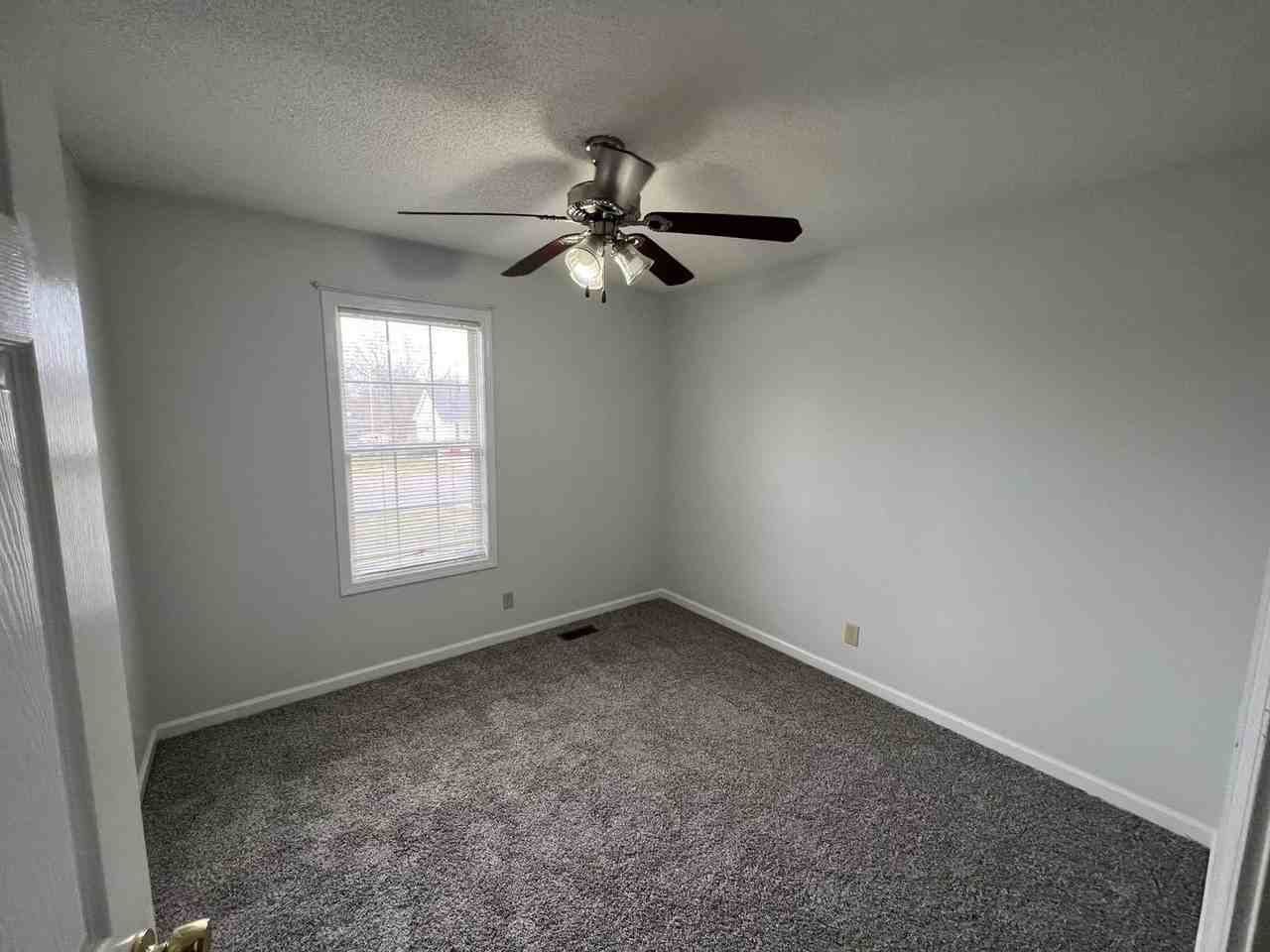 185 Monarch Ln - Photo 6 of 11