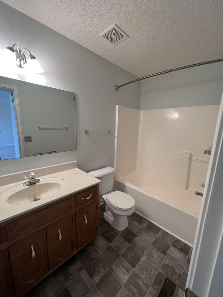 185 Monarch Ln - Photo 7 of 11