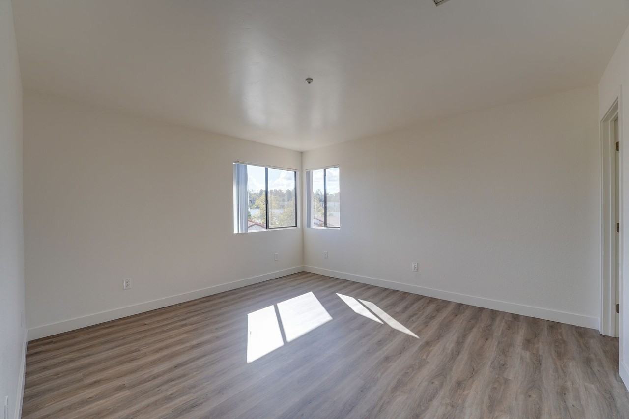 Sycamore Hills Village Apartments - Photo 7 of 18