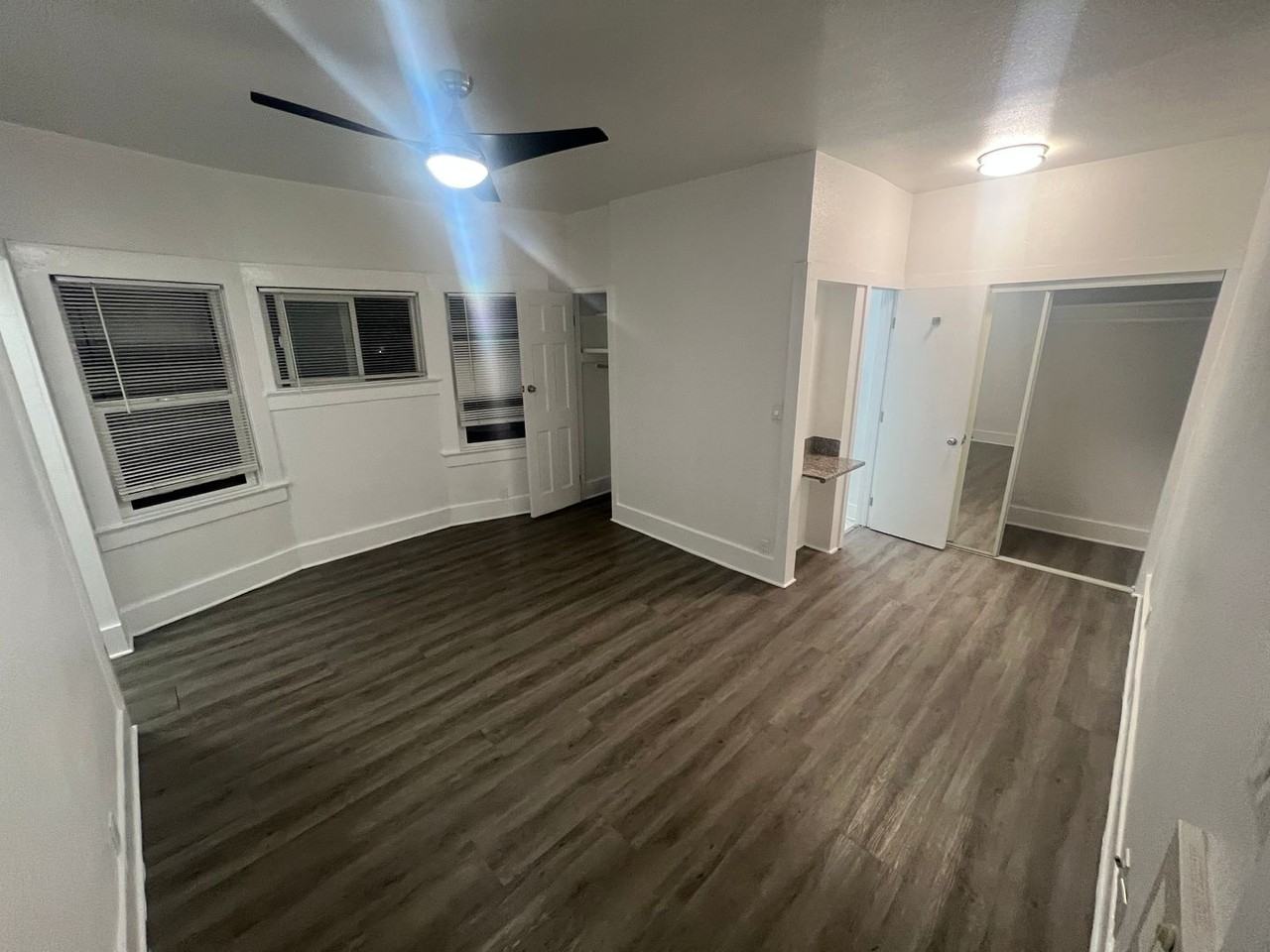 906 Pacific Ave - Photo 5 of 18