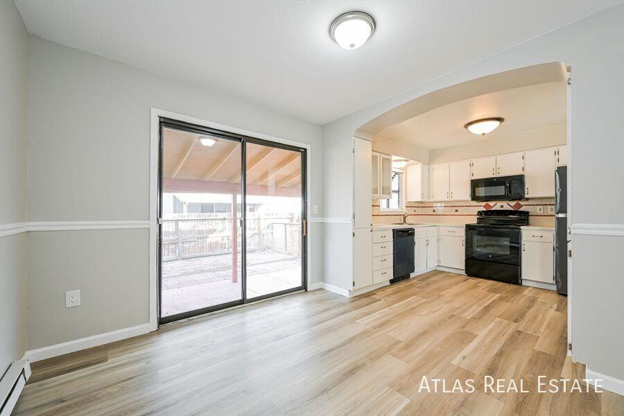 3828 S Ouray Way - Photo 4 of 35