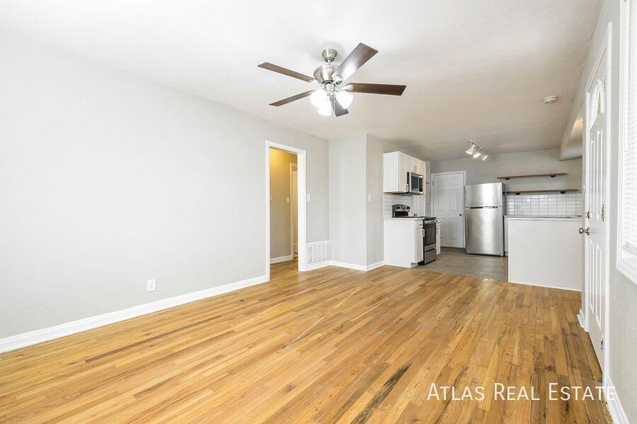 1131 Geneva St - Photo 2 of 20