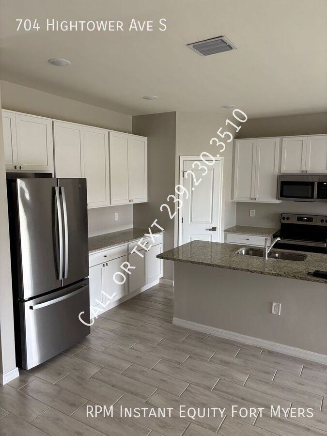 704 Hightower Ave S - Photo 2 of 13