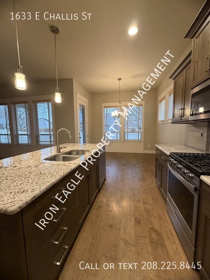 1633 E Challis St - Photo 4 of 36